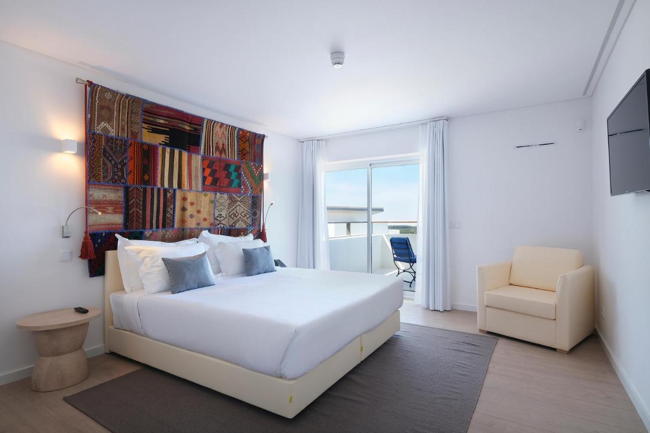 Royal Obidos Scenic Resort Praia del Rei Extérieur photo A room at the hotel