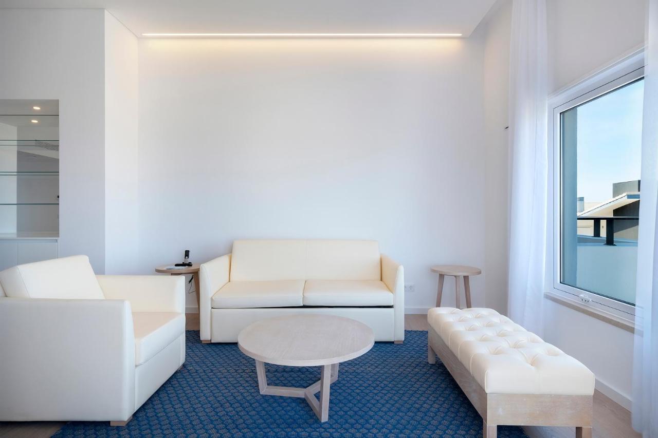 Royal Obidos Scenic Resort Praia del Rei Extérieur photo A room at the hotel