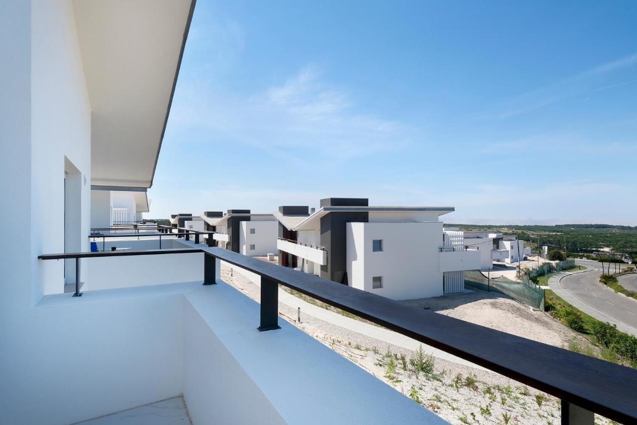 Royal Obidos Scenic Resort Praia del Rei Extérieur photo View from the balcony of a house in the complex