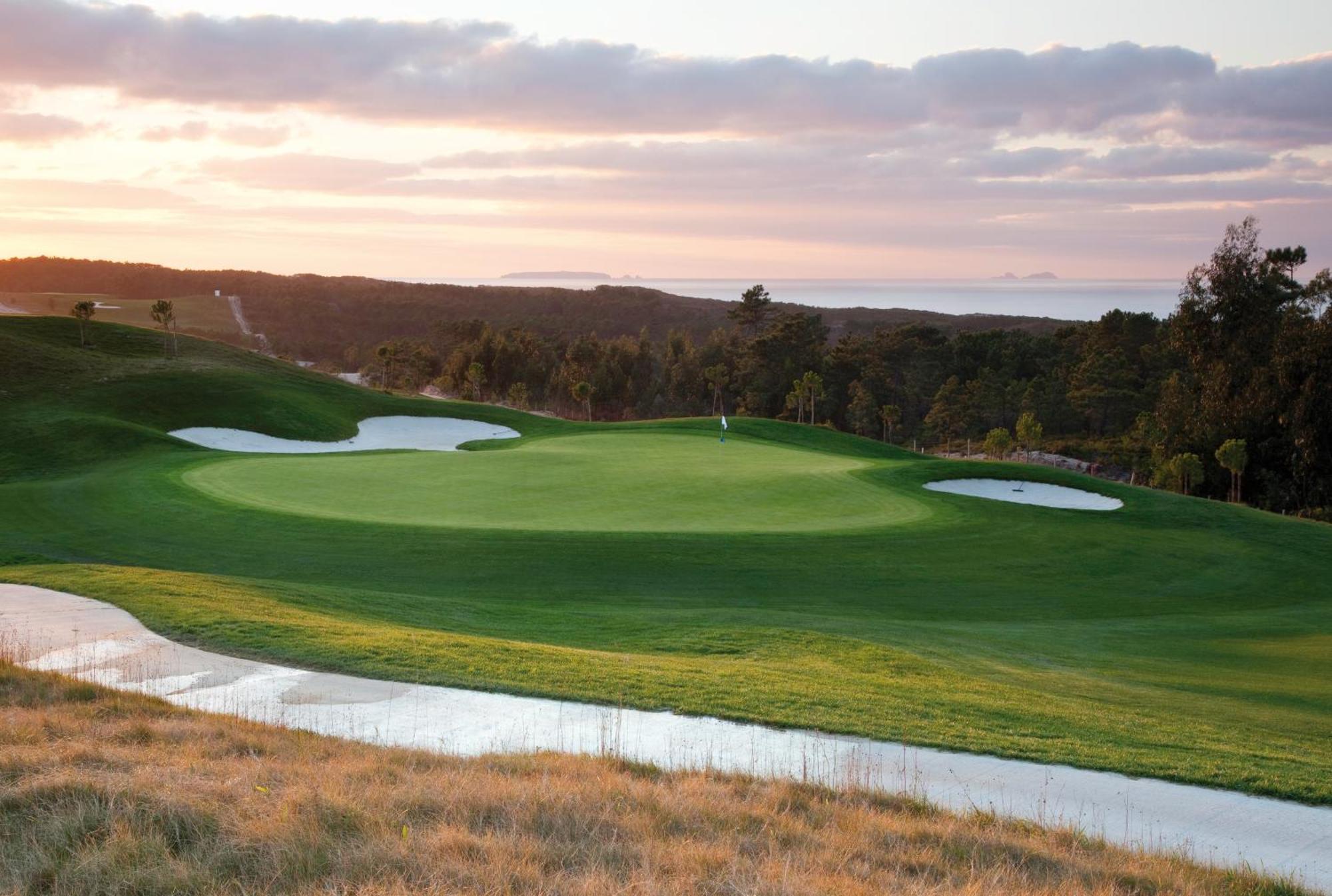 Royal Obidos Scenic Resort Praia del Rei Extérieur photo The 18th hole at Torrey Pines