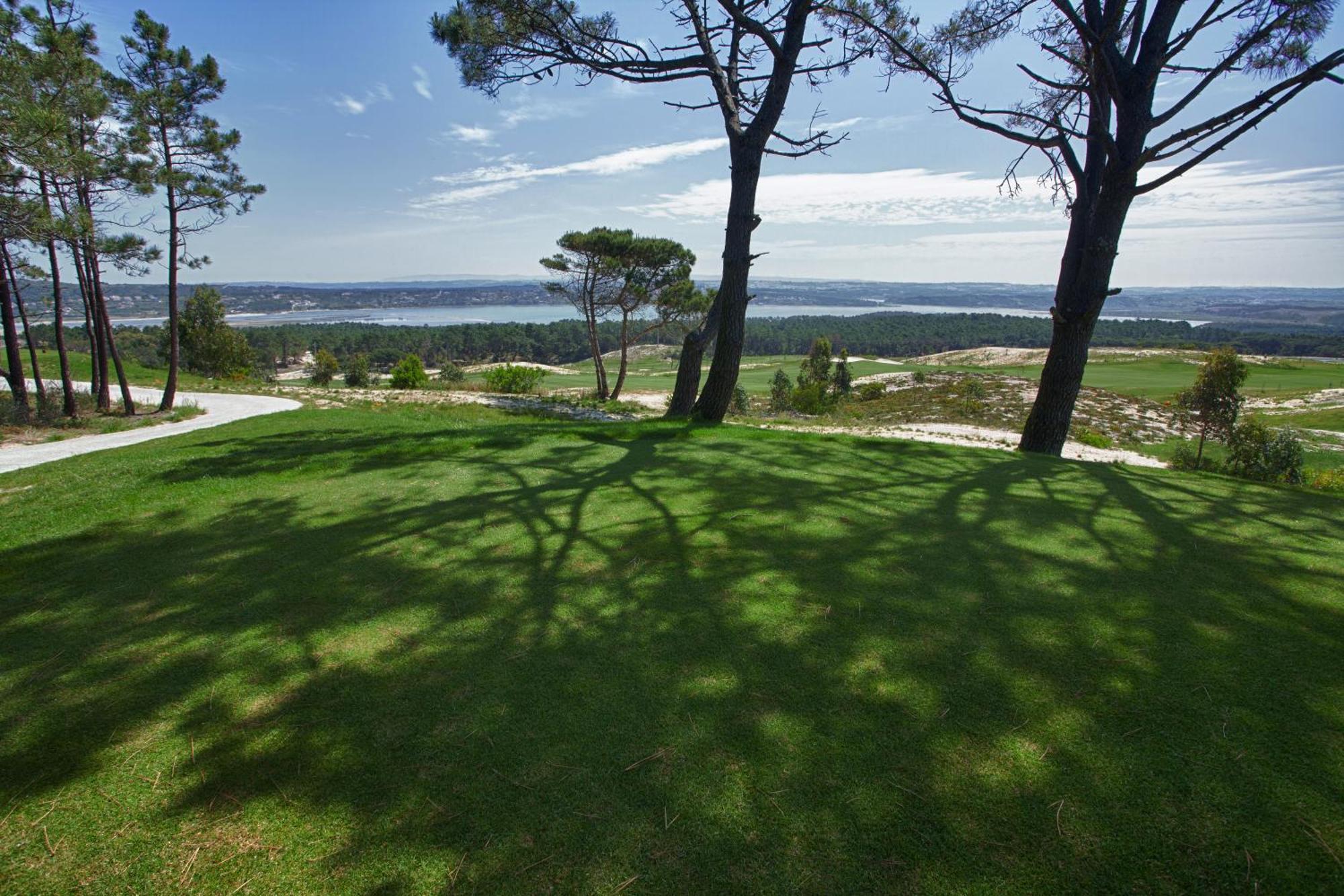 Royal Obidos Scenic Resort Praia del Rei Extérieur photo View of the golf course