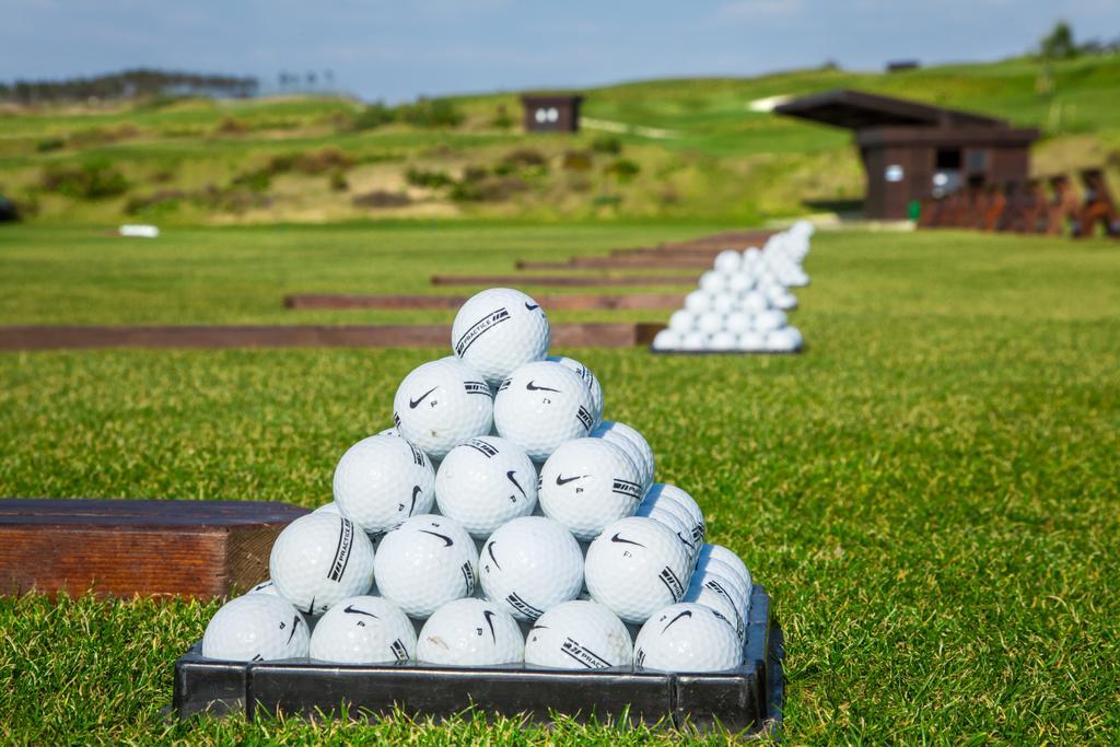 Royal Obidos Scenic Resort Praia del Rei Extérieur photo Golf balls